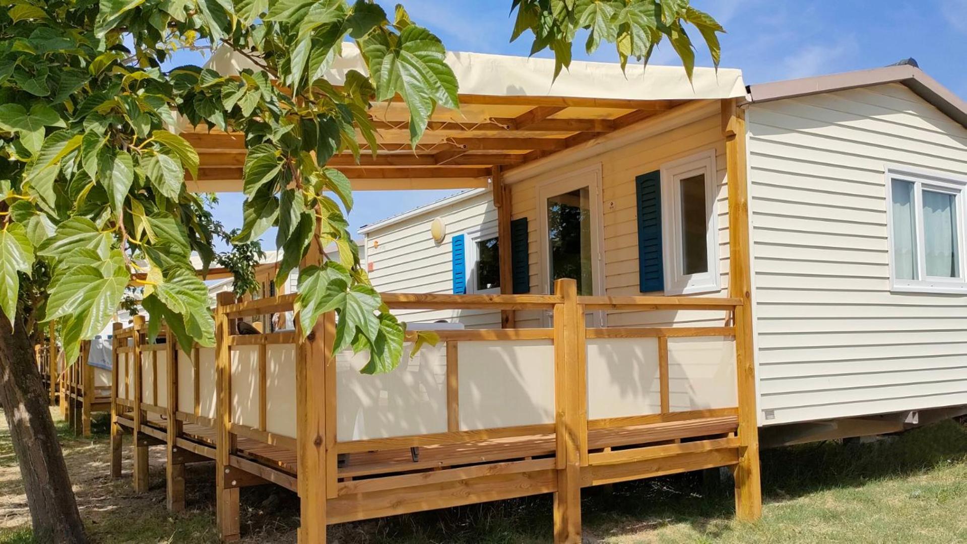 Camping Tikayan Felix De La Bastide Saint-Mitre-les-Remparts 外观 照片