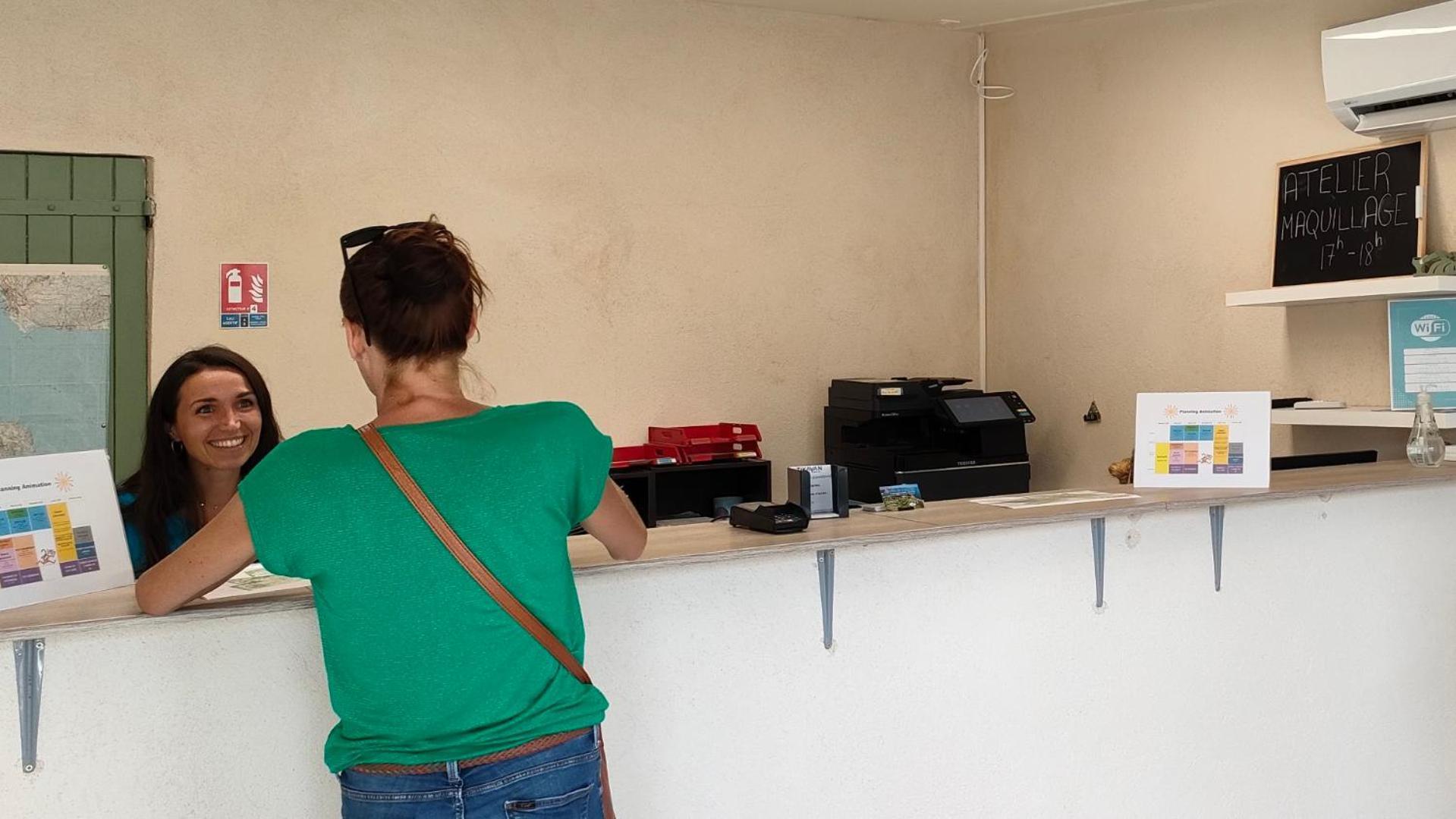 Camping Tikayan Felix De La Bastide Saint-Mitre-les-Remparts 外观 照片